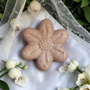 Orchid & Vine Oatmeal Shea Butter Blend Soap Lily Of The Valley 1 Flower Bar